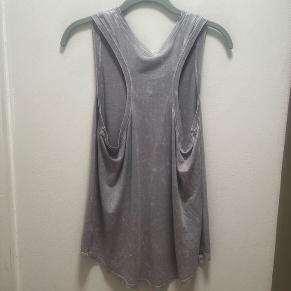 NEW Peloton Racerback Tank Top Women’s Sz M Gray Flowy Fit Activewear Athleisure - Picture 3 of 8